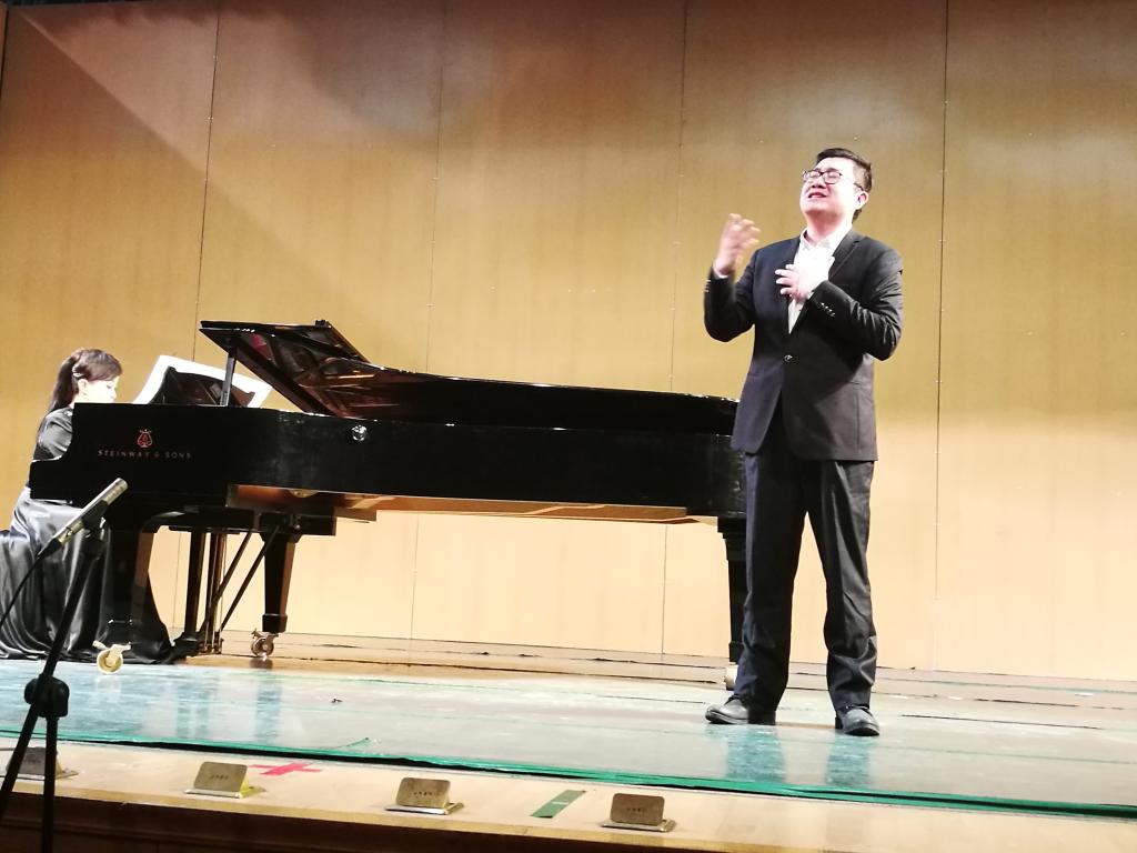 演唱:吴林锴;钢琴伴奏:夏侯琳娜